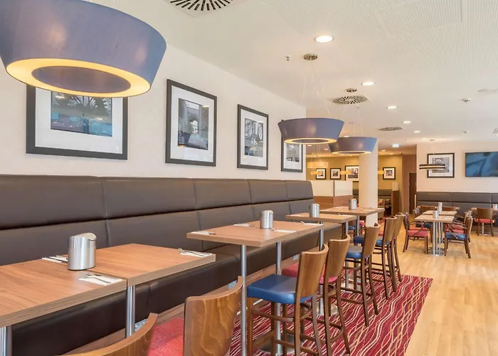 Hotel Hampton By Hilton Centre 3*