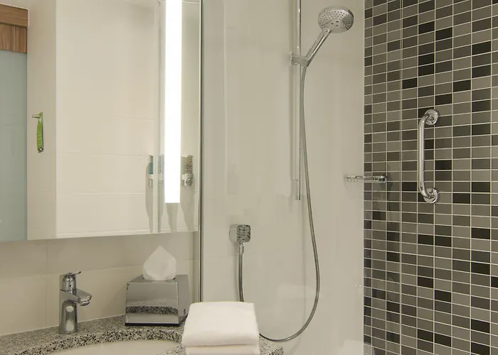 Hampton By Hilton Centre Hotel