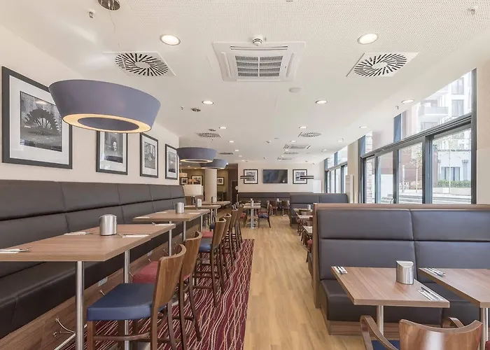 Hampton By Hilton Centre Hotel